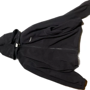 Vetements gimp zip up hoodie - Oanvänd sitter S/M. Skickar tyvär inga fit pics men kan skicka bilder på mått🙏🙌.