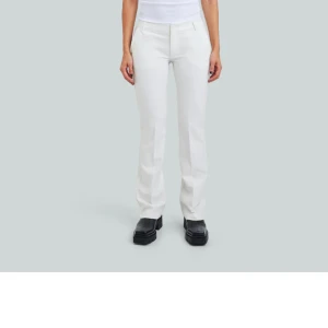 Bikbok Vera  - Säljer dessa Vera kostymbyxor i storlek 36. Uppsydda till att passa 165. Använda men bra skick inga defekter. 200kr