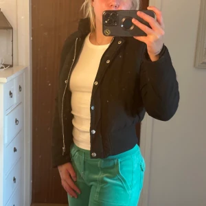 Kort vår/höst jacka  - Kort vår och höst jacka 