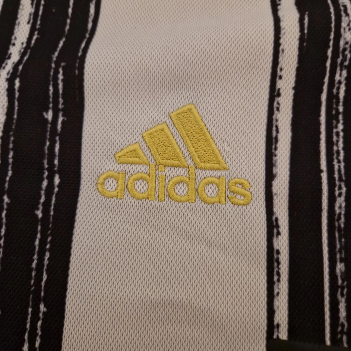 Juventus t shirt med storleken M för bara 250kr - 90