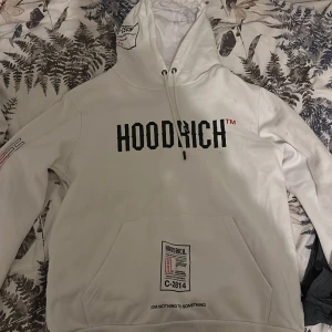 Hoodrich - Har liten fläck har används fåtal gånger!