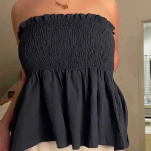 Volang topp - Fin volang tröja som man kan ha med eller utan band