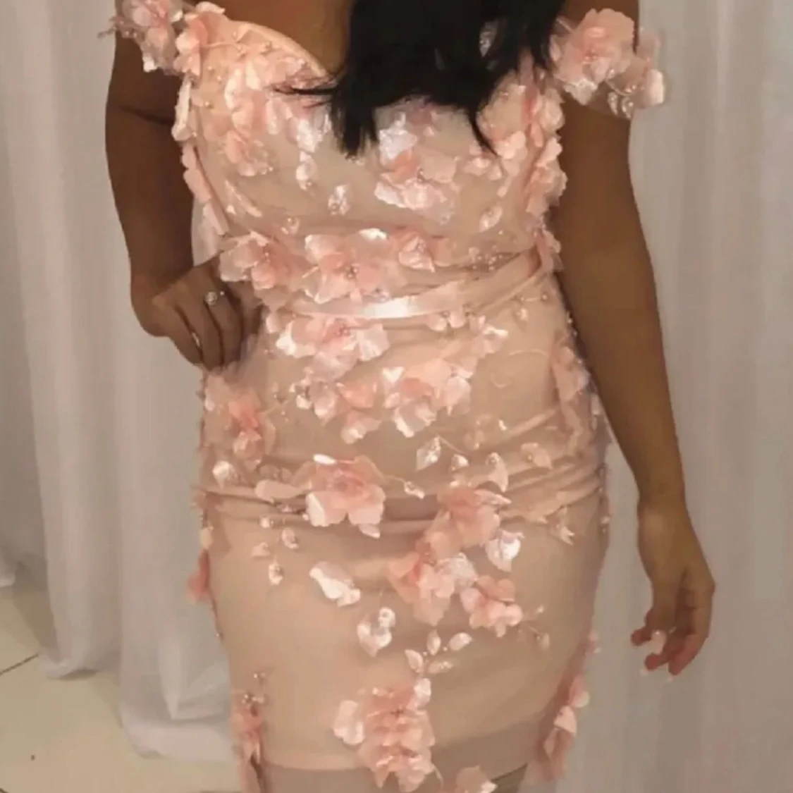 Blommig festklänning  - 1