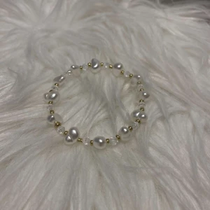 Pärlarmband med guldlänk - Pärlarmband med guldlänk 