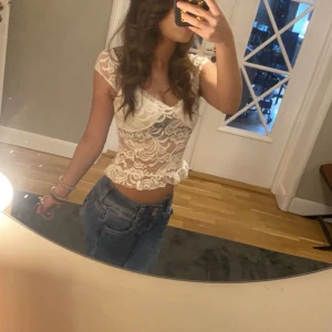 Spetts tröja  - Säljer min super fina spetts tröja hör av dig för lite bättre bilder på den!💗