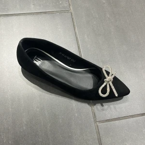 Ballerina skoe - Säljer dessa ballerina skor som är helt nya. 