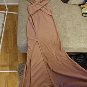 Klänning  - Fin skick , Aldrig använd