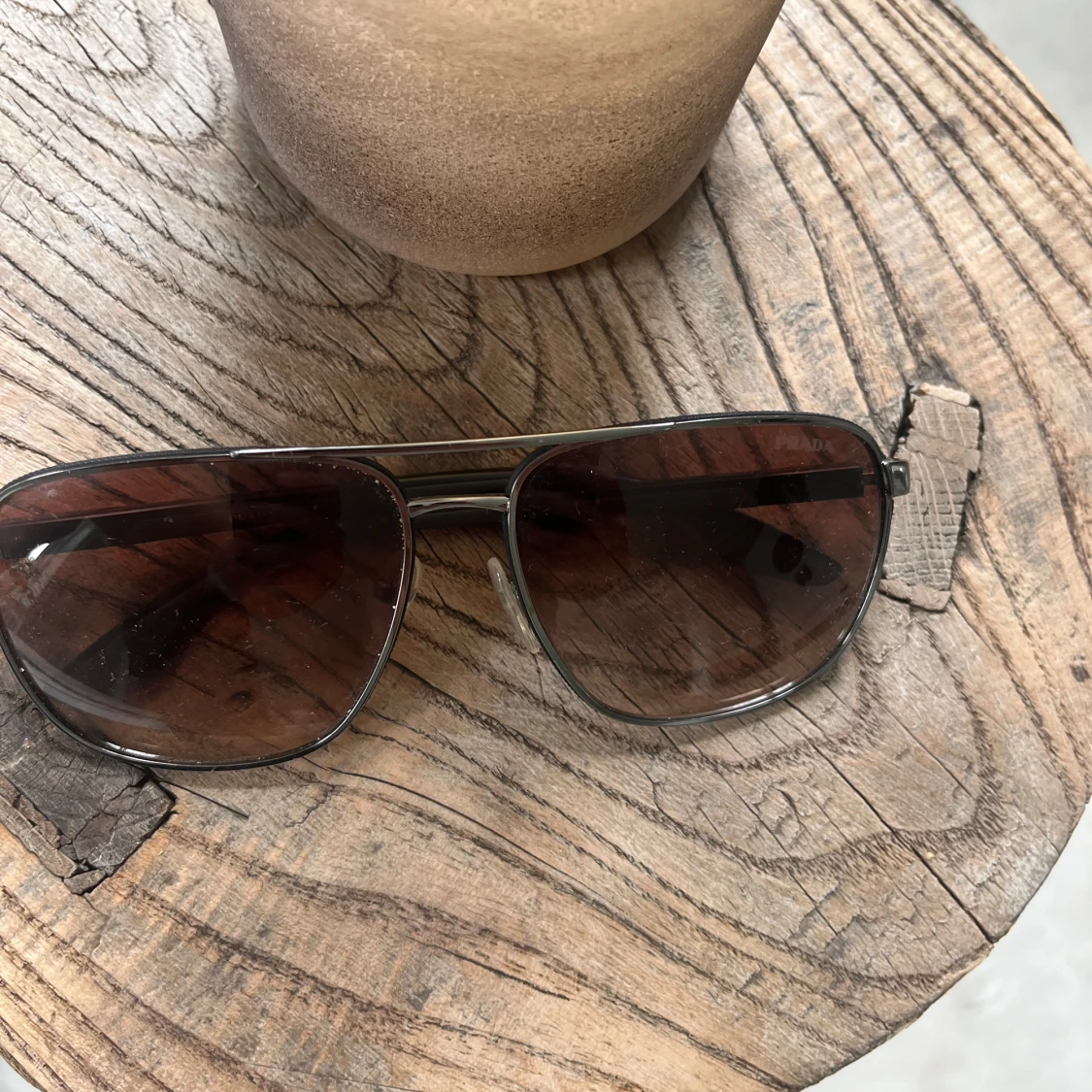 Prada solglasögon  - 90