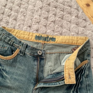 Jeans - Super bra skick och skit snygga. 