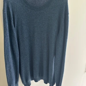 Oscar Jacobsson - Oscar Jacobsson tröja Pris: 299:- Org: 600 Storlek: L Skick: 10/10 Kemtvätt lovas innan köp