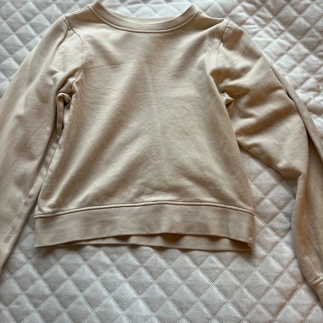 Krämvit tröja  - 90