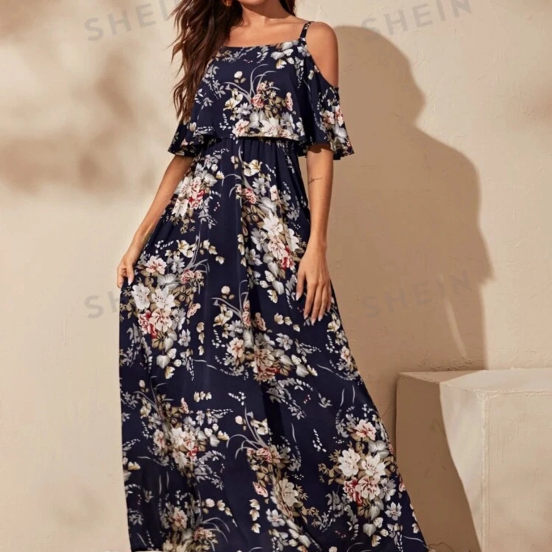 Blommig blå klänning  - 90