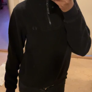 Fleecetröja🤍 - ALDIRG ANVÄND passar perfekt när det är kallt eller du vill ha nåt mysigt