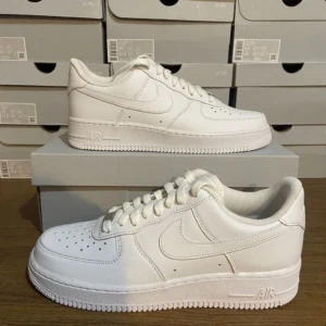 Air force 1 - Air force köpta i Nike är helt säker på att jag har kvitto. Använda 2-3 gånger