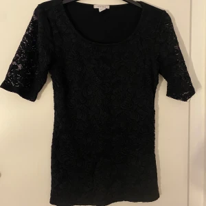 Blus - Jätte fin blus som är nästan helt oanvänd 