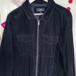 Vår jacka  - Stor i storleken 