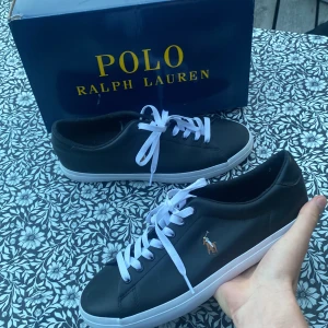 Ralph Lauren skor  - Ralph lauren skor aldrig använt , strolek 43  Priset går självklart att diskutera!!