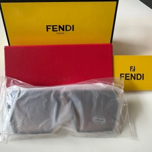 Sunglasses fendi - In great condition