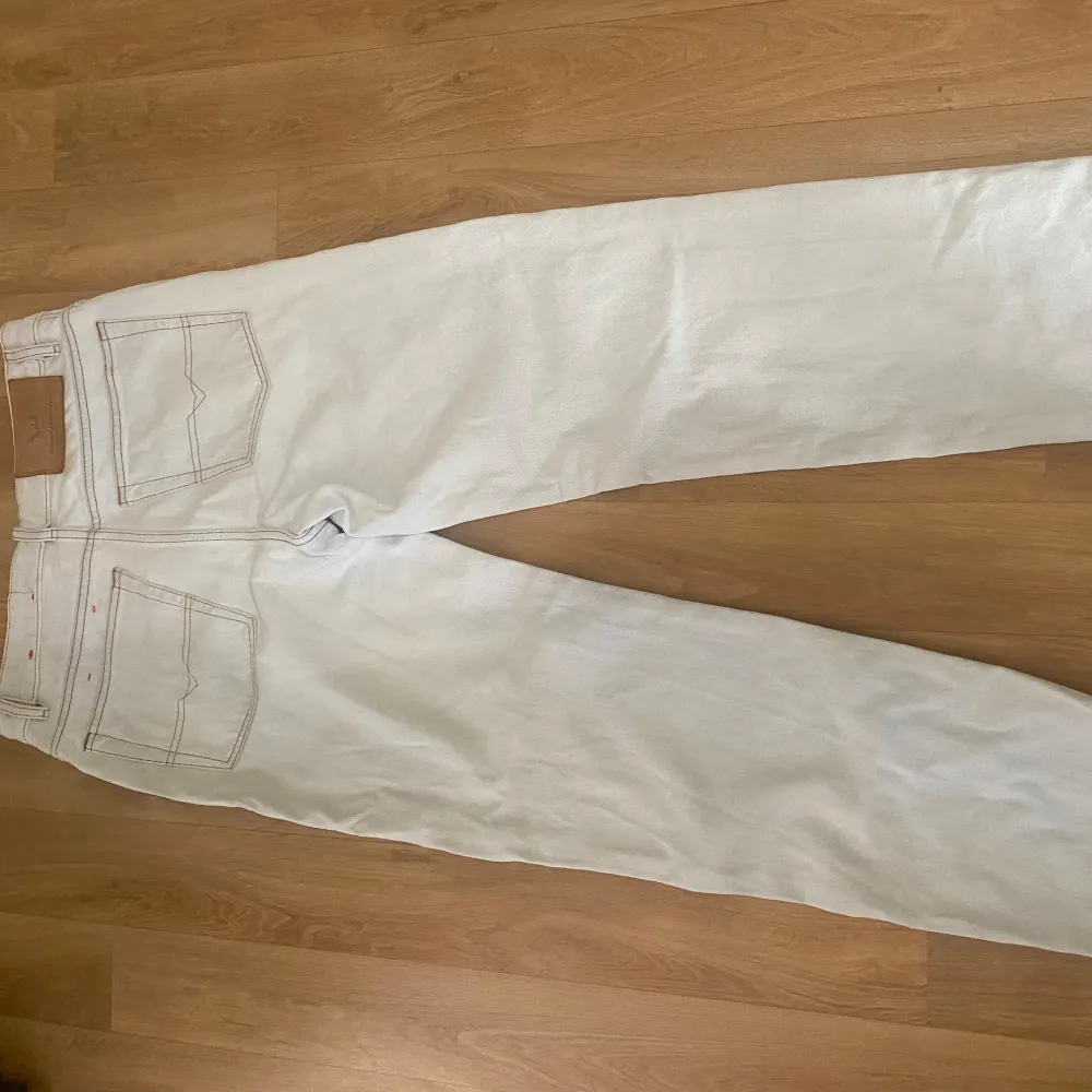 Jättefina diesel jeans som inte längre passar mig. Köpt för ett par år för 2200kr. De är jättesvåra att få tag på om inte omöjliga. Perfekt skick!. Jeans & Byxor.