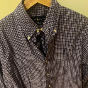 Ralph Lauren skjorta - Ralph Lauren skjorta i storlek S Kan behövas strykas, 8/10 skick.