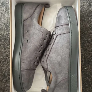 Christian Louboutin skor - Helt nya Christian Louboutin skor. Skriv för fler frågor. Mvh