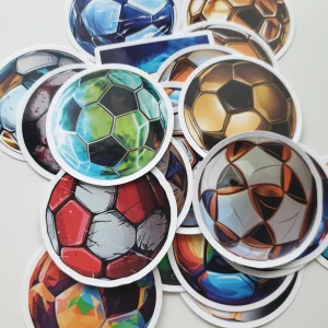 25st fotboll, sport klistermärken/stickers  - Klistermärken/stickers Motiv: fotboll Antal: 25st Skick: ny/oanvänd, Kul att använda till pyssel, scrapbooking och annat. Kan tex användas till att dekorera din bärbara dator, skateboard, resväska, etc. 