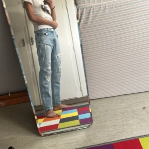 Baggy jeans - Säljer denna byxan eftersom behöver pengar. Ganska fin och sköna byxor Däremot 9/10 skick