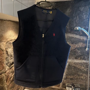 Väst  - Aldrig använt nästan 