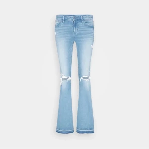 Lågmidjade jeans  - Lågmidjade jeans från american Eagle, skitsnygga men tyvärr för stora - helt oanvända❤️ midjemåttet är ca 40 tvärsöver och innerbenslängden är 80cm. Nypris: 1205kr
