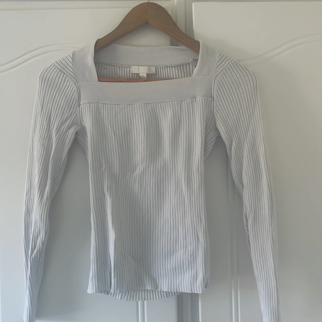 Vit långärmad tröja