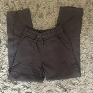 Mjukisbyxor  - Populära byxor från lager 157💗 kan vikas ner så att de blir lågmidjade