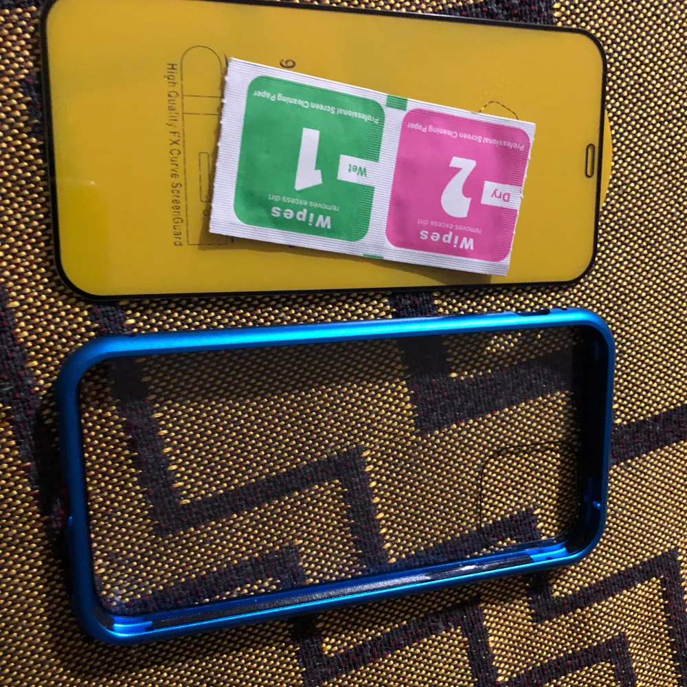 Magnetskal iPhone 11pro Färg :blå Skärmskydd ingår Skriv till mig om du undrar över något.. Muu.