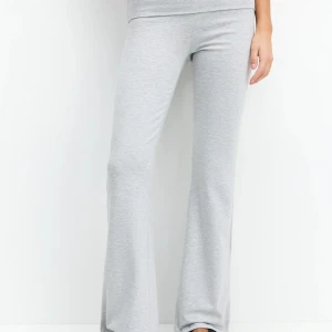 Yoga pants💘 - Andvänd 3 gånger säljer för jag aldrig andvänder längre köpte för 299 från zalando säljer för 150kr, pris kan diskuteras💘