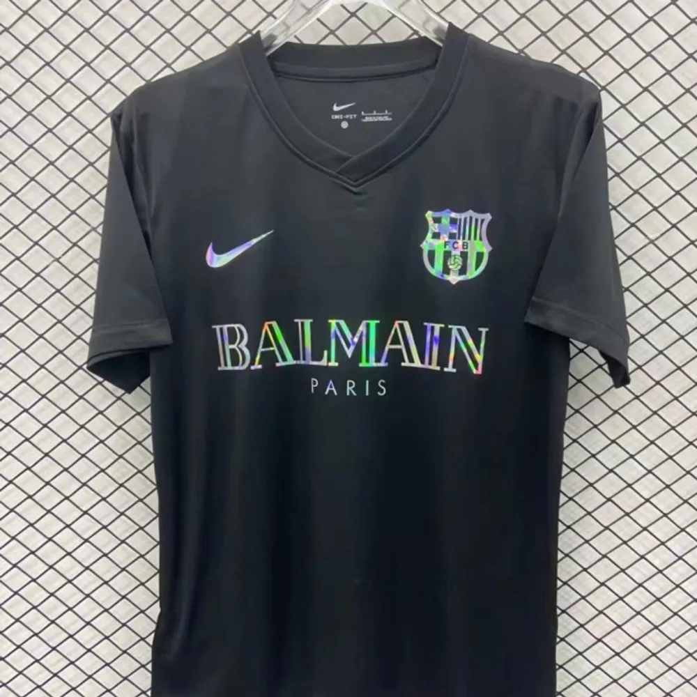 Exklusiv Barcelona x Balmain kit. Finns i alla storlekar, köp görs via vår Insta.. T-shirts.