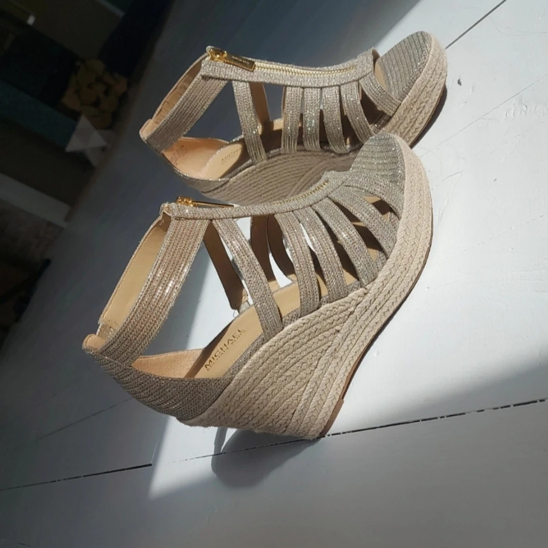 Nästan nya Michael Kors kilklack  - 90