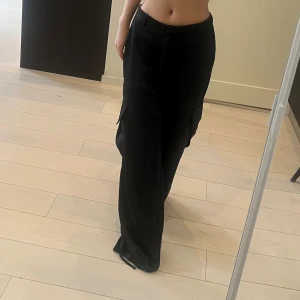 Sidenbyxor - Sidenbyxor från Neo Noir. Samma som dem gråa på bilden. Endast använd en gång. 