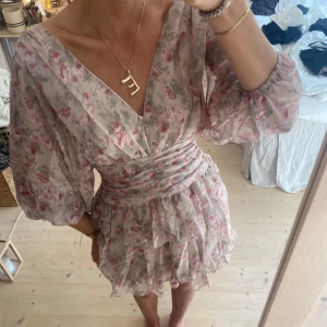 Klänning  - SUPERSNYGG klänning 💕❣️❣️