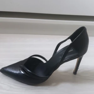 Svarta kitten heels - Storlek 39, från Zara! Använt skick men fortfarande super fina