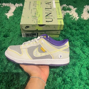 Dunk Low Union Court Purple  - Storlek: US8/EU 41 Condition: 9/10 [PM för mer bilder] Pris: 1300kr