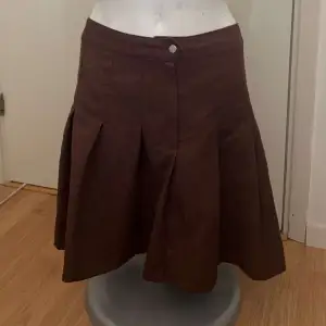En brun kjol