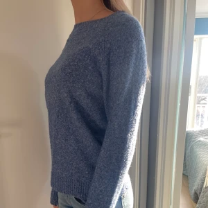 Tröja - Fin stickad tröja, aldrig använd🩷