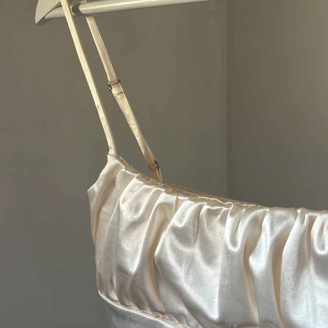 Kort satin linne - 90