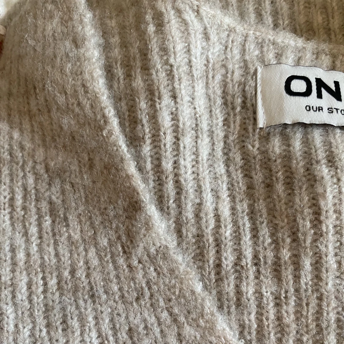 Stickad tröja  - 90