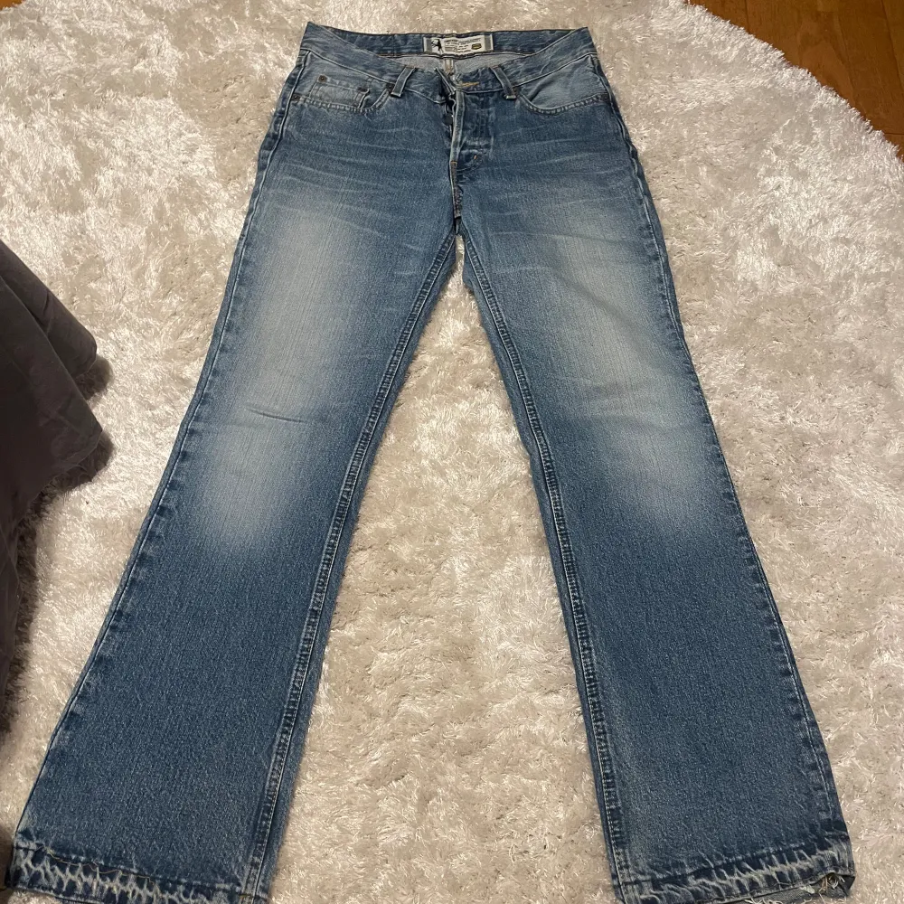 Storlek 28/32 därav för korta på mig som är 177😓 så snygga. Jeans & Byxor.