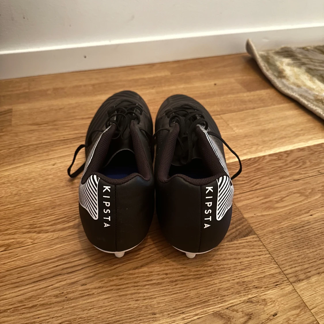 Kipsta fotbollsskor  - 90