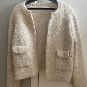 Kofta/jacka  - Kofta/jacka från zara 