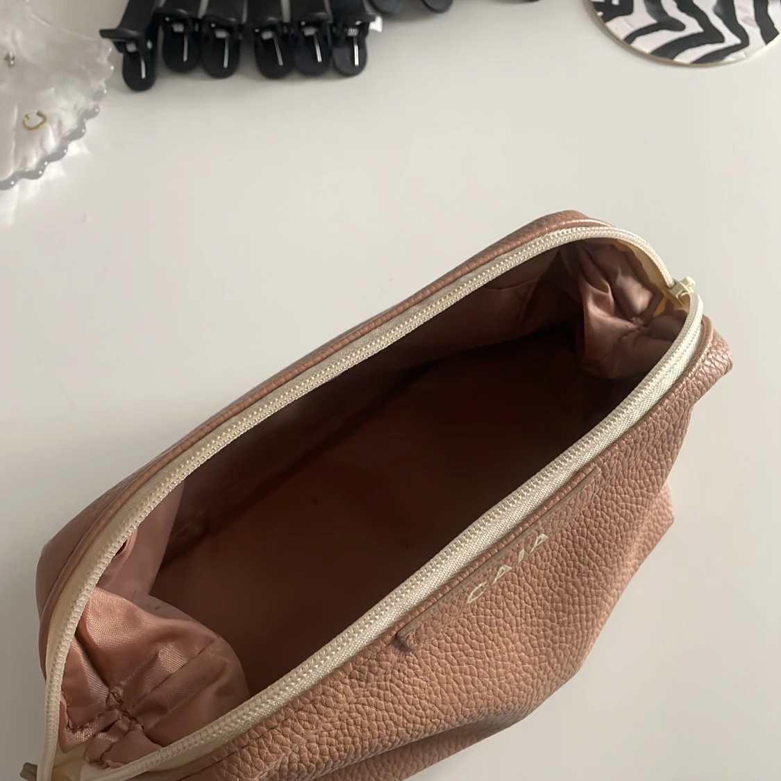 Caia necessär  - 90