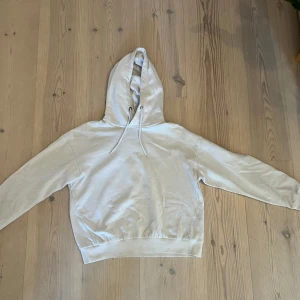 Vit hoodie - Bra skick