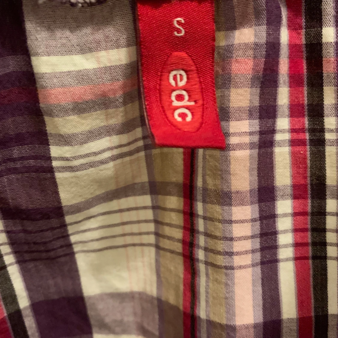 Lila rutig tröja - 91