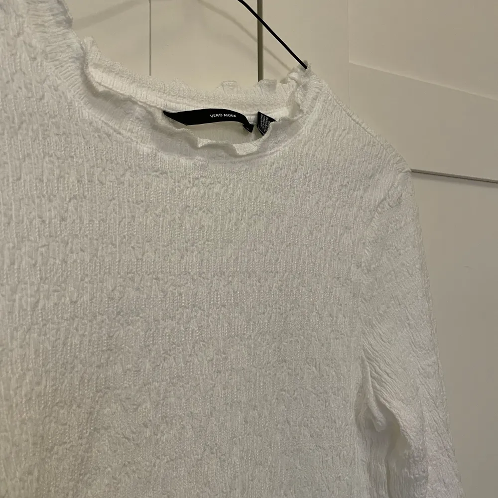 Långärmad tröja från vero Moda i toppen skick, storlek S. Tröjor & Koftor.